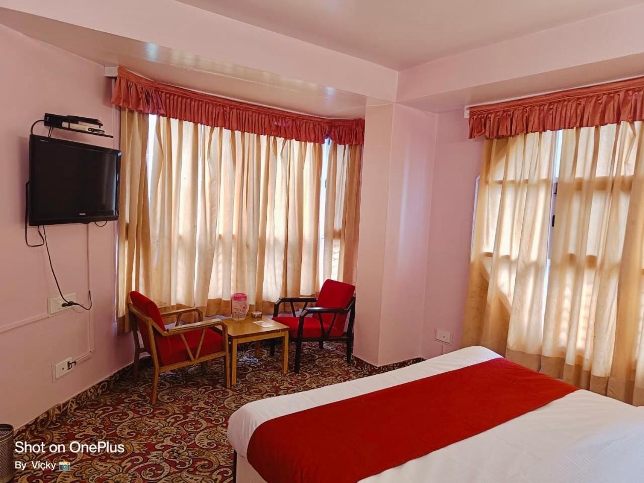 The Boho Near Mall Road Шимла Экстерьер фото